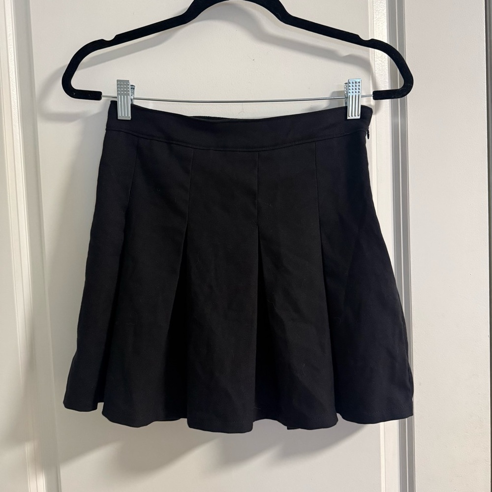 Holister Black Pleated Mini Skirt